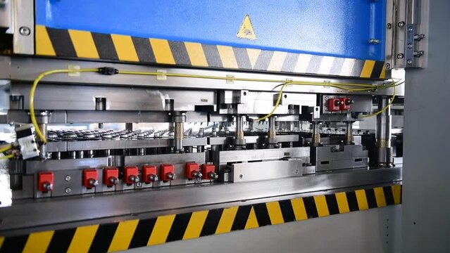 Automatic Metal Hole Punch Machine
