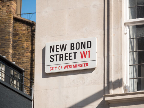 London, UK, March 26th 2022: A Close-up Of The New Bond Street W1 Street Sign. Signage In The West End, High End Shopping. 