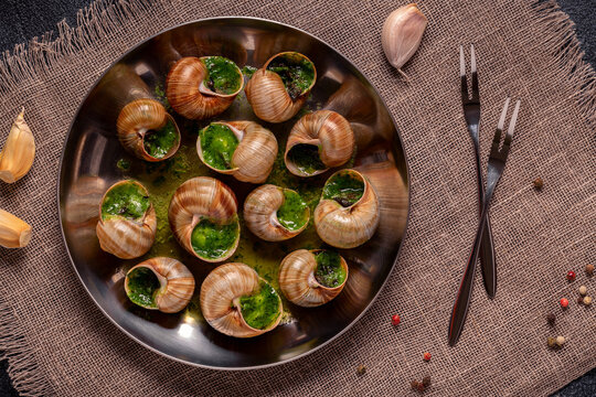 Bourgogne Escargot Snails with herb garlic oil.
