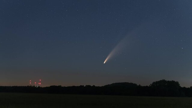 time lapse of comet neowise.