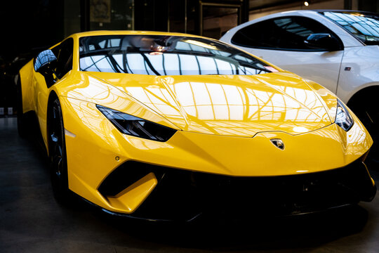 Eine sch&ouml;ne Nahaufnahme von einem Gelben Lamborghini 