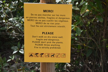 Panneau français/anglais 