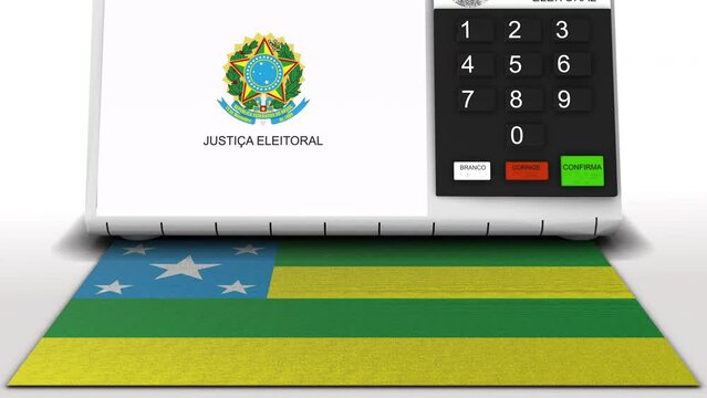 Electronic ballot box with the flag of the Brazilian state of Sergipe typing numbers for the position of state deputy in the elections