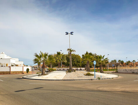 Vega Baja del Segura - Torrevieja - Pasando por calles, plazas, parques y rotondas.