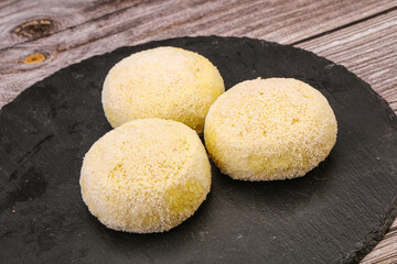 Raw potato zrazy for cooking