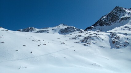 Fototapeta na wymiar winter adventure skitouring in stubaier alpes mountains