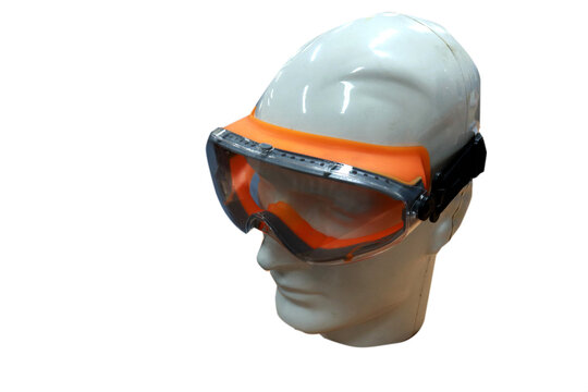 Goggles for motorcyclists, sport, and goggles for diving, these glasses to protect their eyes. These safety glasses are also used for safety equipment for workers and PPE