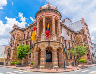 Fototapeta na wymiar A Spanish colonial building in the center of Cuenca, Ecuador (Cuenca City Hall on Bolívar Street)