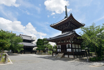 Naklejka premium 本法寺 多宝塔と本堂 京都市上京区