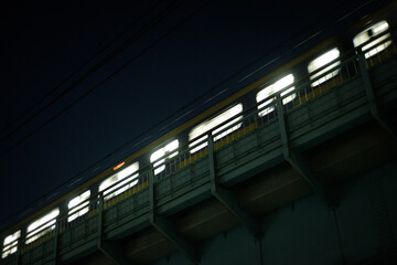 夜の電車