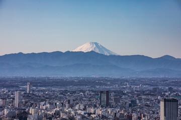 新年に六本木ヒルズから観た富士山と街並み