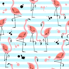Tapeten Flamingo Nahtloses Muster mit Flamingos auf gestreiftem Hintergrund. Sommerliche Motive. Vektor