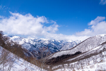 平標山からの山岳風景　雪景色