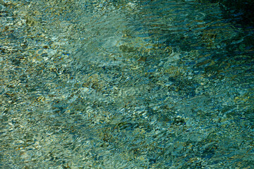 阿寺川の澄んだ流れ