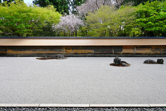 龍安寺の石庭」の写真素材 | 511件の無料イラスト画像 | Adobe Stock
