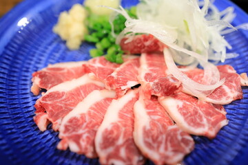 熊本名物の馬刺し