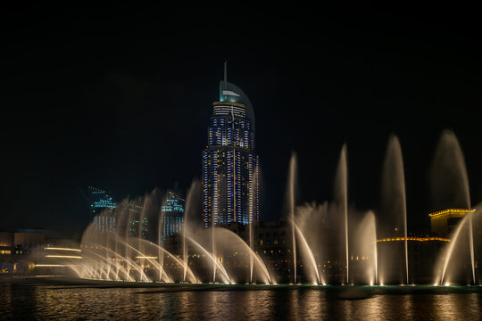 Wasserspiele am Burj Khalifa in Dubai