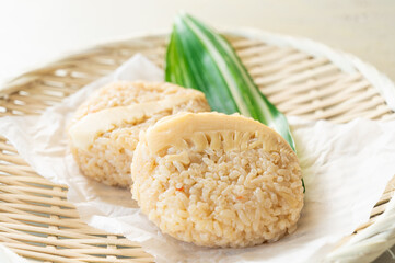 たけのこご飯のおにぎり