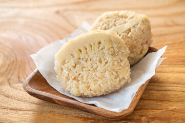 たけのこご飯のおむすび