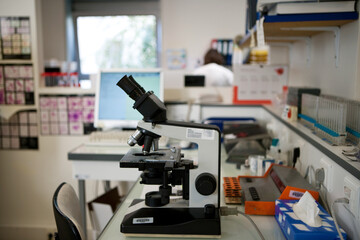 Microscope on the hematology bench in the analysis laboratory.