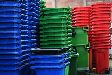 CONTENEDORES DE BASURA - TRASH BINS