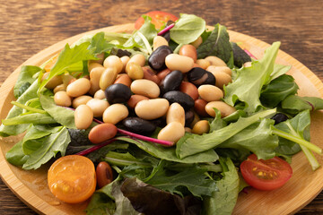 蒸し大豆のサラダ　