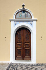 Tür einer Kirche auf Symi