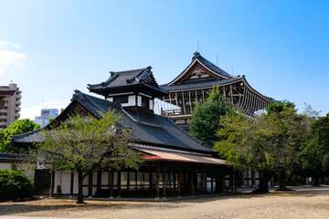 愛知県名古屋市 真宗大谷派名古屋別院 お茶所と太鼓楼