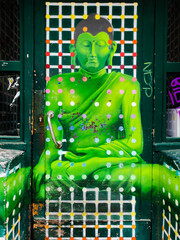 Der grüne Buddha in der Kiefernstrasse in Düsseldorf-Flingern