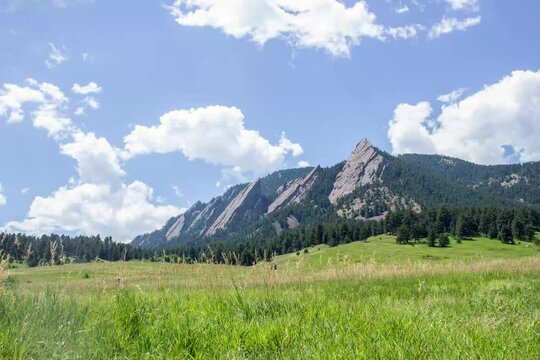 Colorado Flatirons time lapse with blue sky