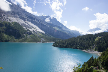 Fototapeta na wymiar stunning Oeschinensee in the bernese oberland in Switzerland