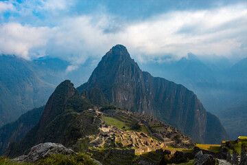 Naklejka na ściany i meble Machu Picchu en las montañas PERÚ