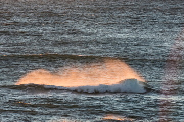 Obraz premium Waves with strong wind after a storm, Patagonia, Argentina.