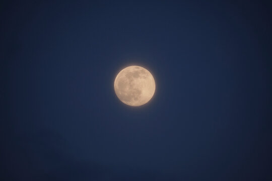 Gl&uuml;hender Mond