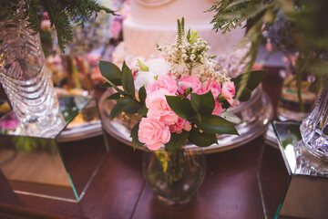 flower arrangement for wedding party