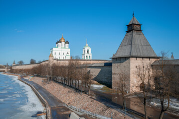 Fototapeta premium Ancient Pskov Kremlin on a sunny March day. Pskov, Russia