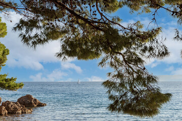 Fototapeta na wymiar Beautiful Brela beach at Adriatic Sea in Makarska Riviera, Dalmatia, Croatia