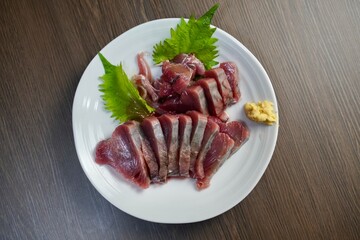 カツオの刺身