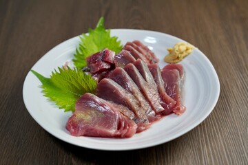 カツオの刺身