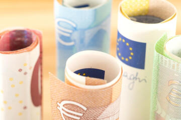 Nahaufnahme von verschiedenen Euro Banknoten