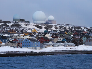 Fototapeta Approaching Vardø, the easternmost town in Norway, Troms og Finnmark county.  Globus radar system prominent in the skyline obraz