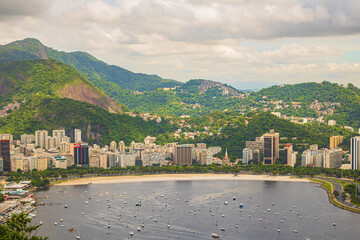 Fototapeta na wymiar Rio de Janeiro (Brasilien) von Zuckerhut aus gesehen