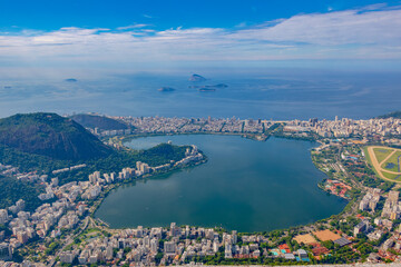Obraz premium Blick auf Rio de Janeiro von der Christusstatue am Berg Corcovado in Brasilien
