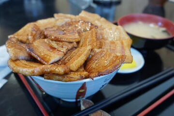 豚丼