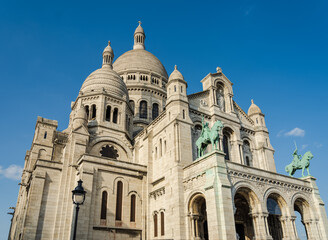 Fototapeta na wymiar Sacré-Cœur the Basilica of the Sacred Heart of Paris