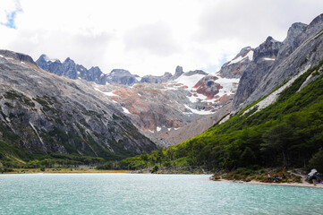 Obraz premium Mountain lake with mountains in the background. Beautiful nature