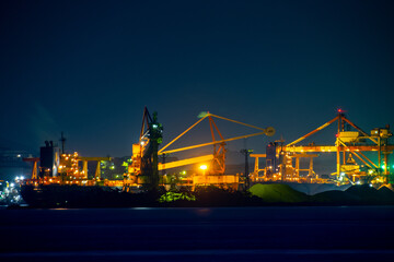 Fototapeta na wymiar 下関から眺める北九州工業地帯の夜景