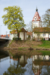Fototapeta premium Blick auf Kinzigtor in Gengenbach im Ortenaukreis (Fluss Kinzig)