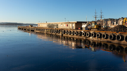 Fototapeta na wymiar Pier im alten Hafen von Oslo