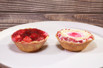 Tortinha de Morango com Creme - Strawberry Pie with Cream